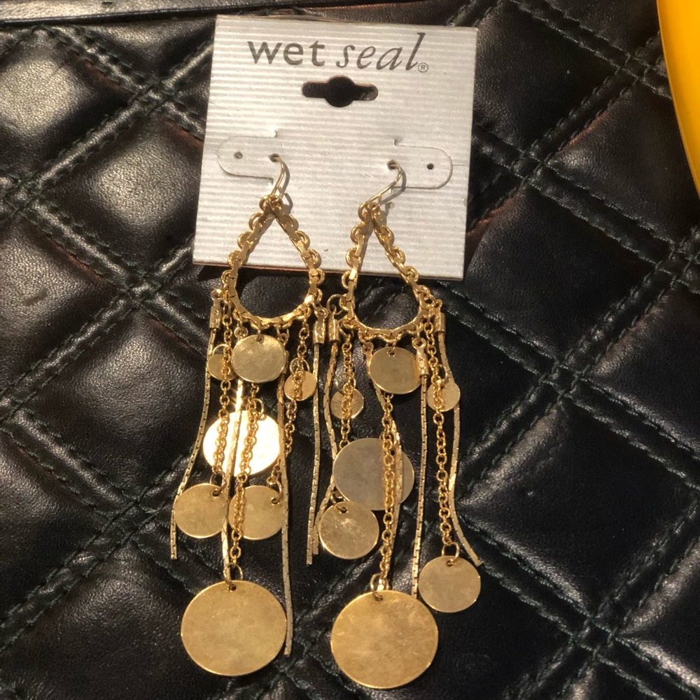 Gold dangle earnings